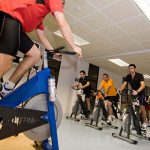 bicicletas de spinning en sala