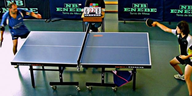 jugadores de ping pong