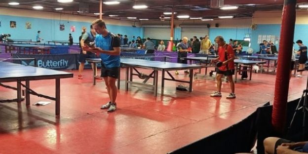 partido de tenis de mesa