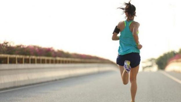 chica corriendo